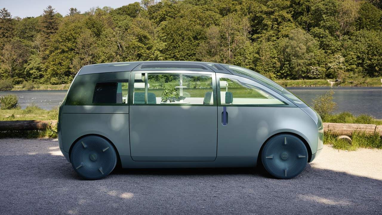 Mini Vision Urbanaut may be the minivan into the future