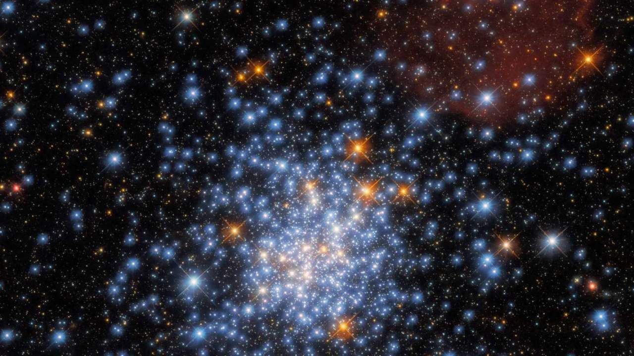 NASA showcases patriotic Hubble space picture for holiday weekend